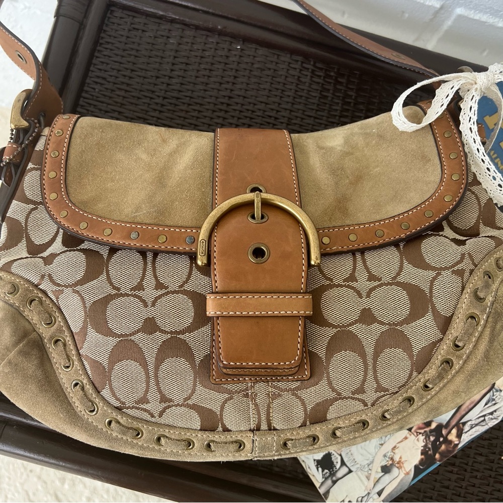 Y2K Coach Rare Signature Soho Suede Purse ๐ค - Picture 4 of 10